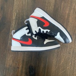 Nike Little Kids Air Jordan Shoes Sz 12
